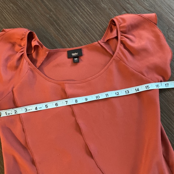 Mossimo layered blouse in beautiful salmon pink colour in size extra small. - Picture 6 of 8